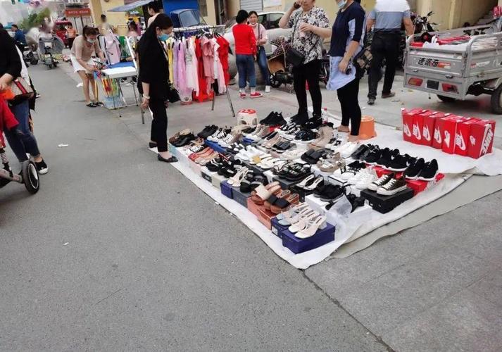 澳彩资料大全正版资料免费:海底捞回应摆路边摊