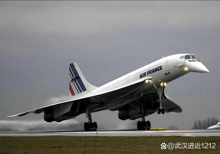 2025新澳最新资料大全和客机因炸弹威胁返泰与客机被炸